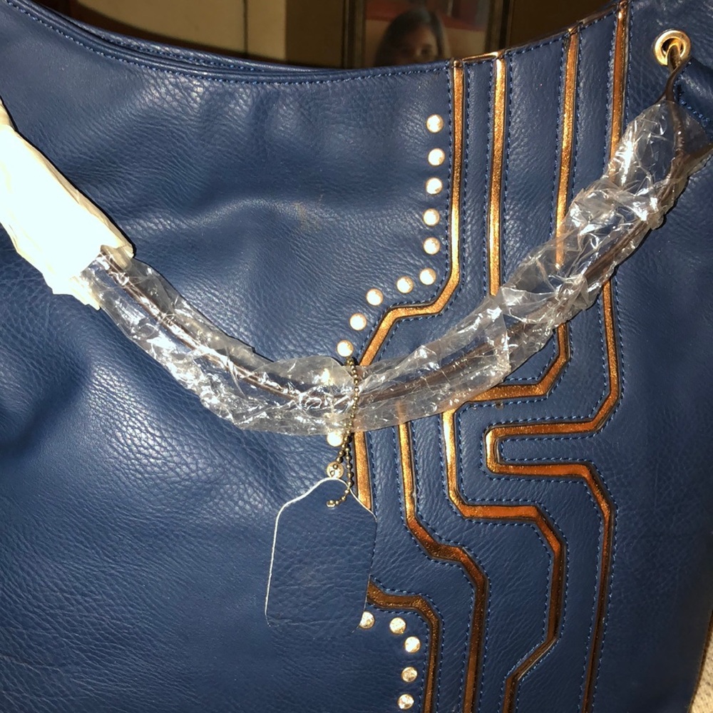 Handbag - Picture 3 of 8